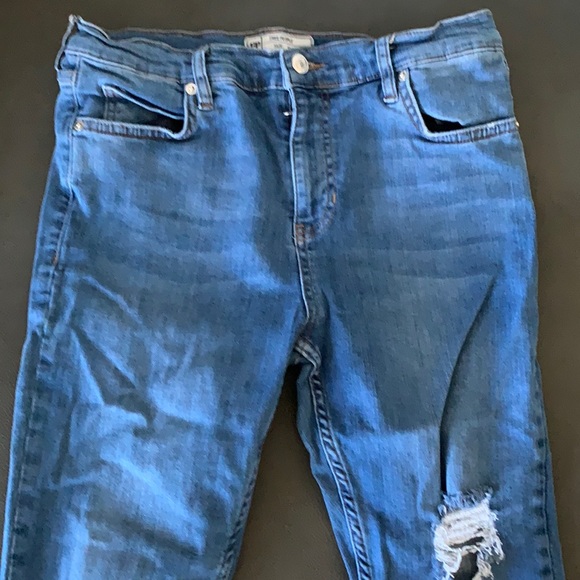 Free People Denim - FREE PEOPLE distressed jeans
